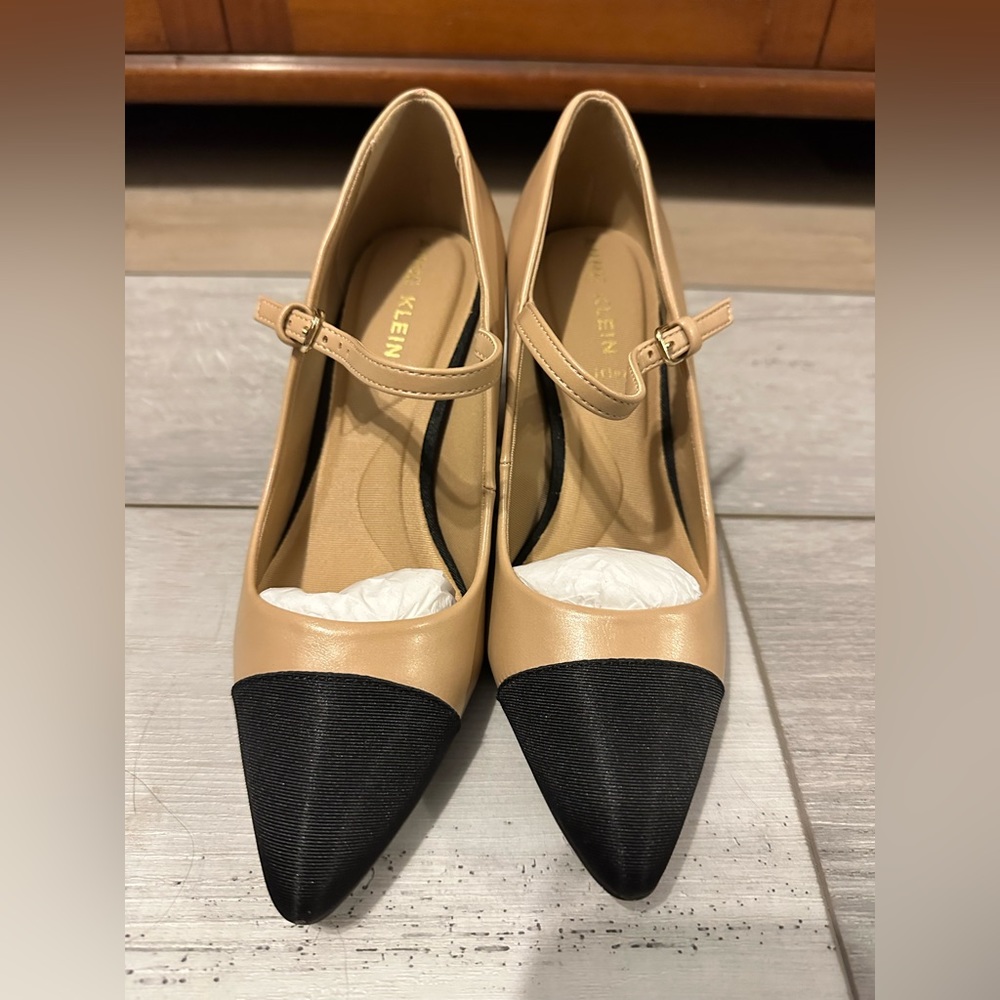 BNIB Anne Klein Bryant Mary Jane Pump Nude & Black 5.5